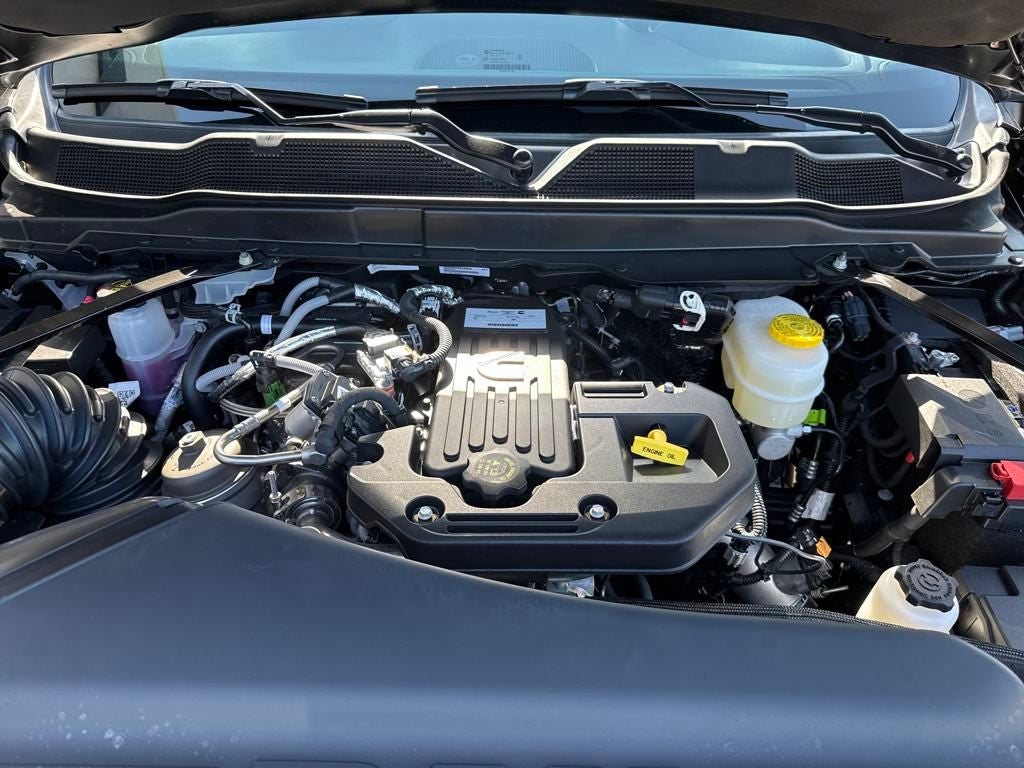 2025 RAM 2500 Tradesman Crew Cab 4x4 6'4' Box