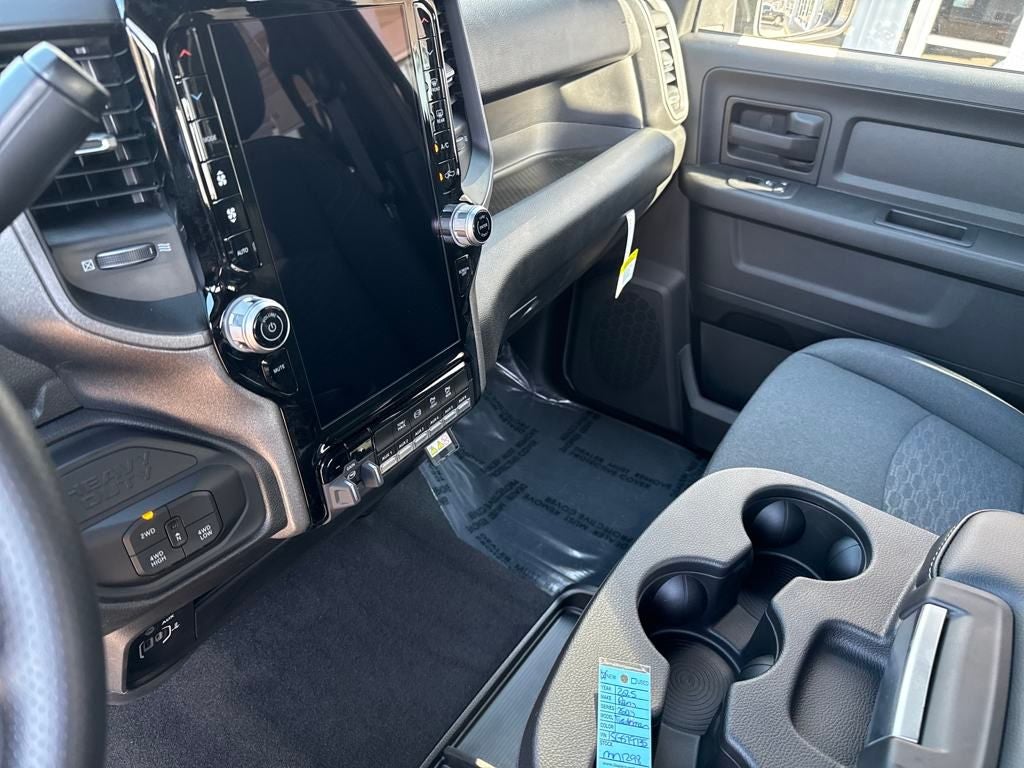 2025 RAM 2500 Tradesman Crew Cab 4x4 6'4' Box