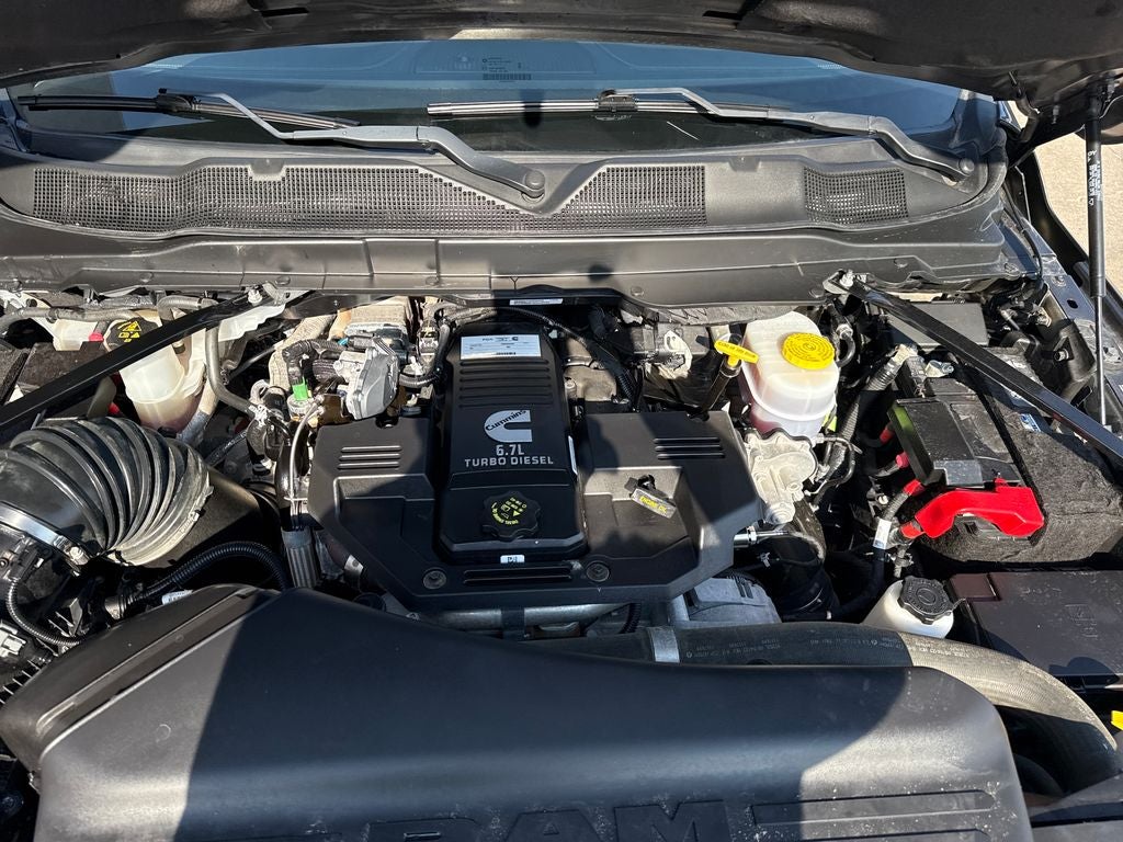 2024 RAM 3500 Limited Crew Cab 4x4 8' Box