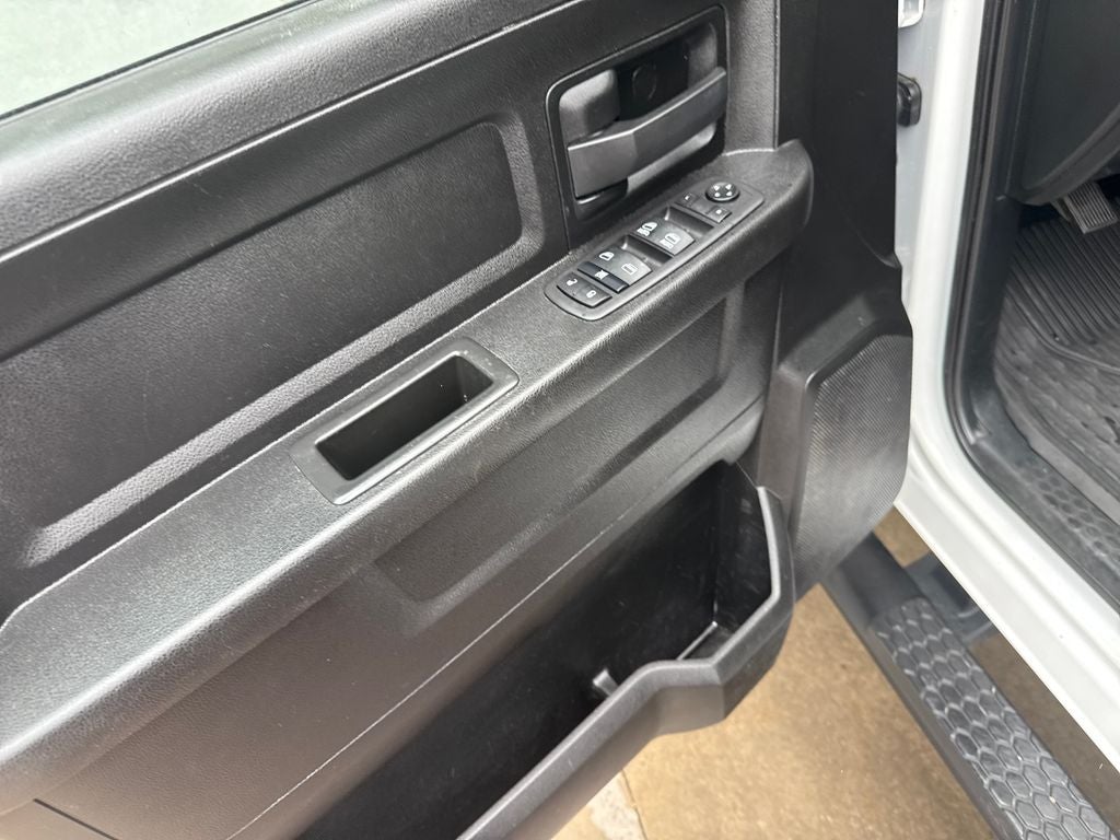 2022 RAM 2500 Tradesman Crew Cab 4x4 6'4' Box