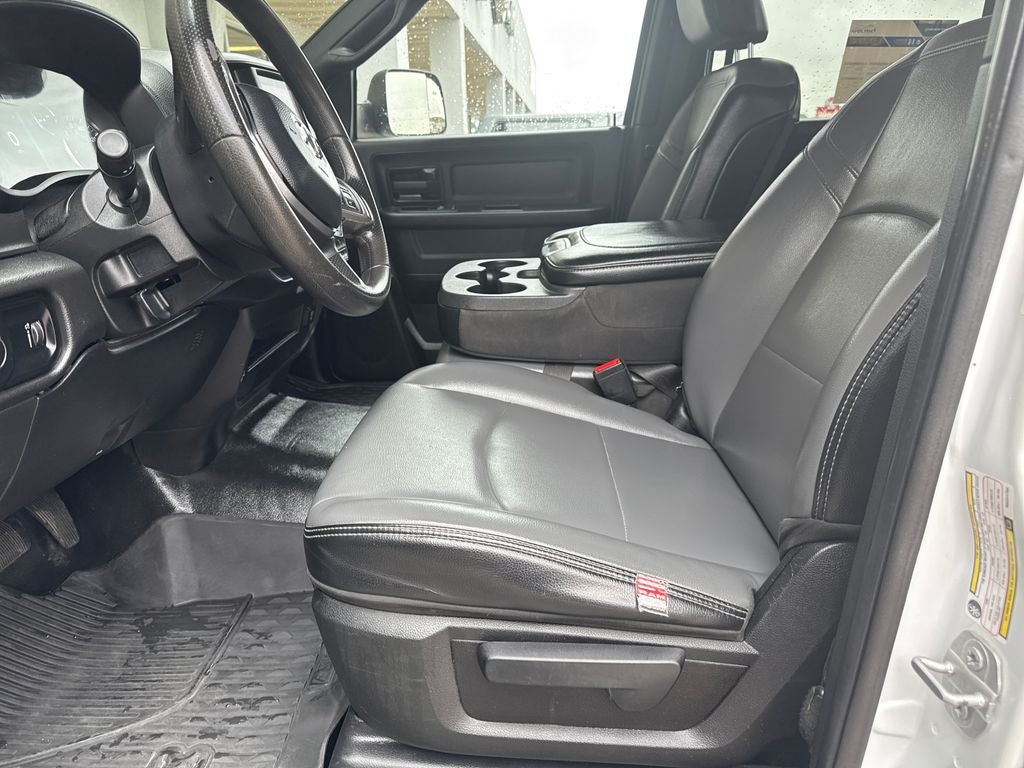 2022 RAM 2500 Tradesman Crew Cab 4x4 6'4' Box