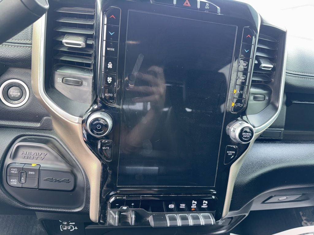 2024 RAM 2500 Laramie Crew Cab 4x4 6'4' Box