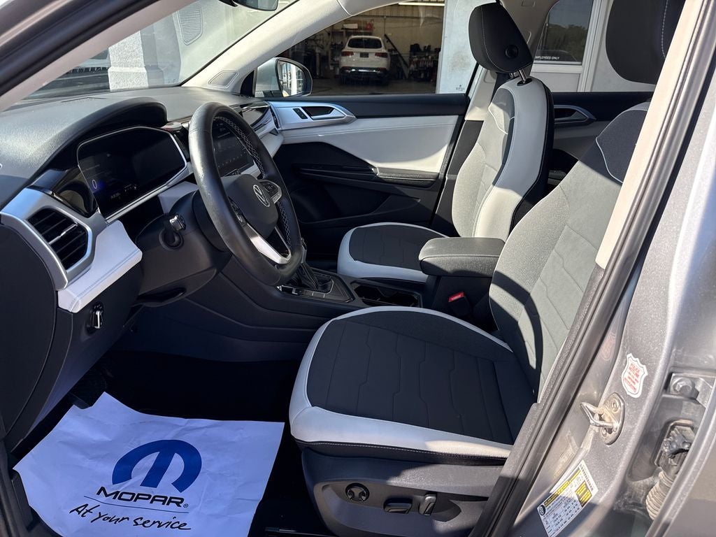 2025 Volkswagen Taos 1.5T SE