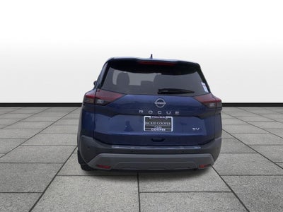 2022 Nissan Rogue SV FWD