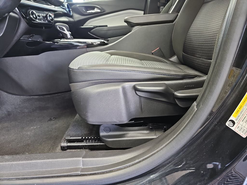 2025 Chevrolet Trax FWD LT