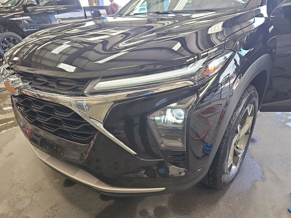 2025 Chevrolet Trax FWD LT