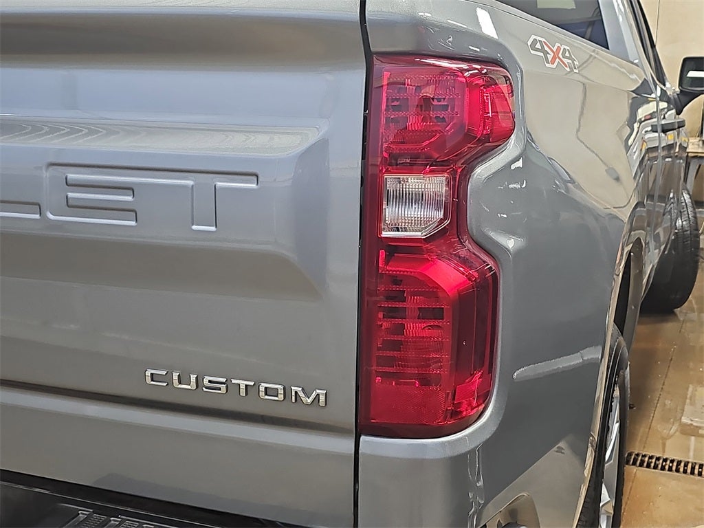 2025 Chevrolet Silverado 1500 Custom