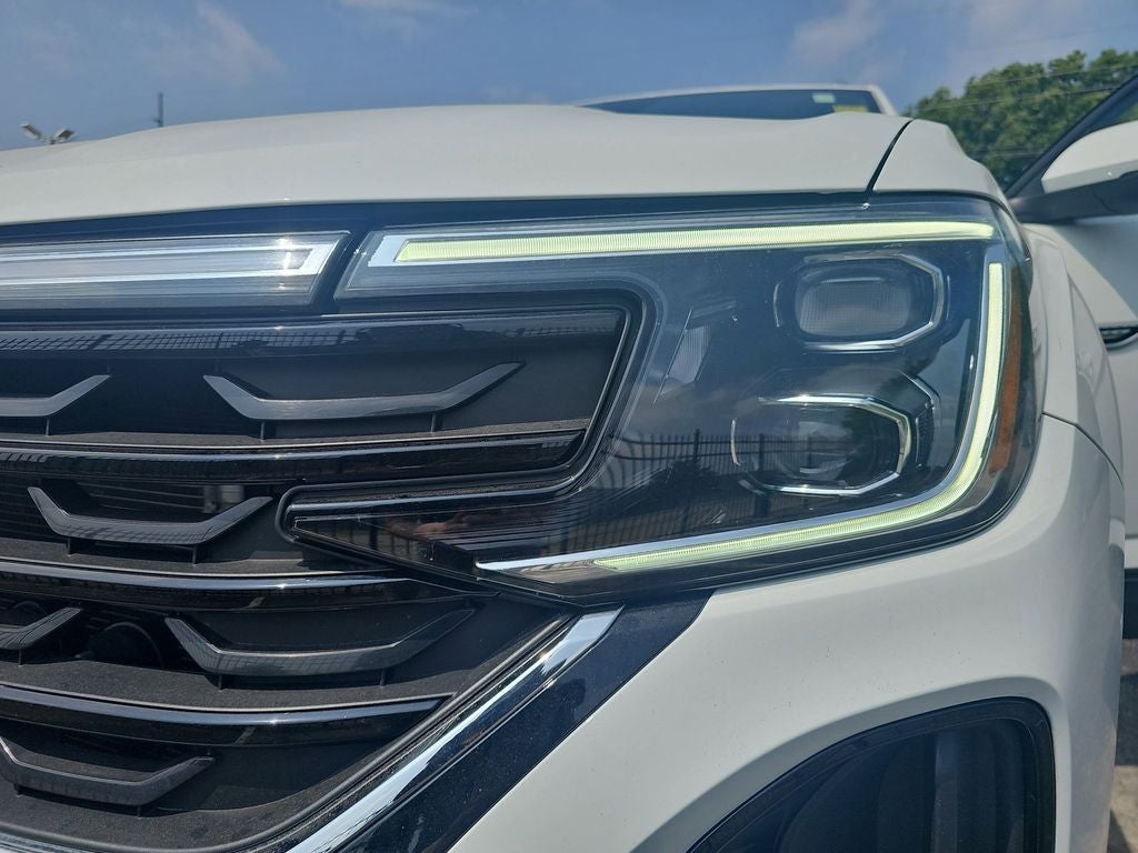 2025 Volkswagen Atlas Cross Sport 2.0T SE w/Technology