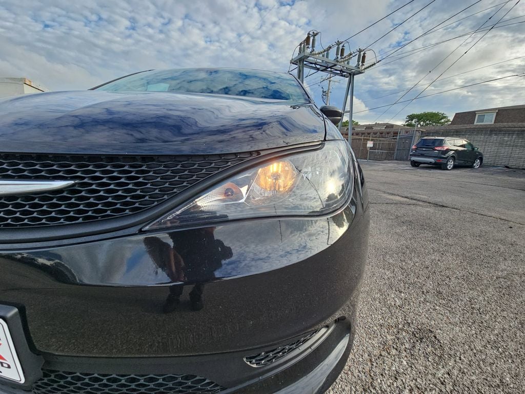 2024 Chrysler Voyager LX