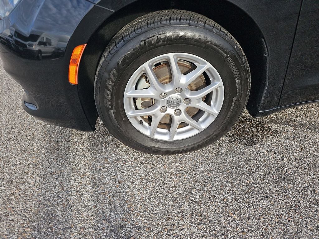 2024 Chrysler Voyager LX