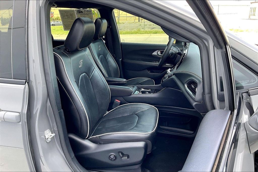 2022 Chrysler Pacifica Hybrid Limited