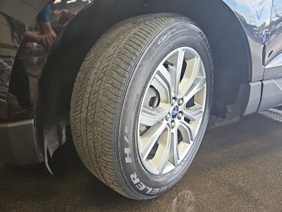 2022 Ford Edge Titanium