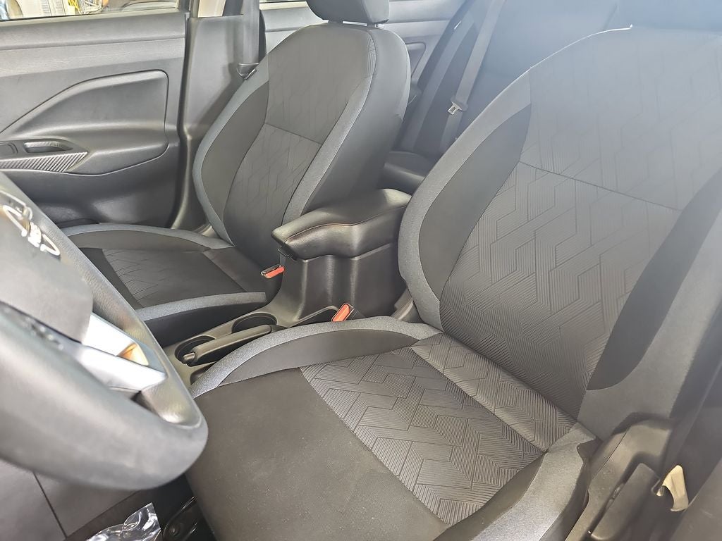 2023 Nissan Versa 1.6 SV