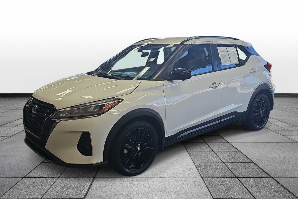 2022 Nissan Kicks SR