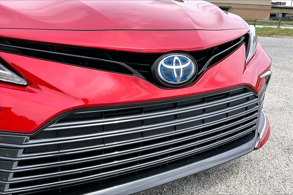 2023 Toyota Camry Hybrid XLE