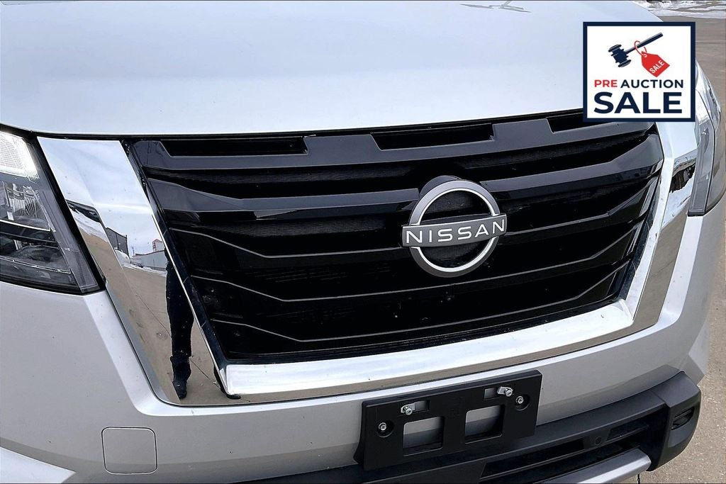 2025 Nissan Pathfinder SL