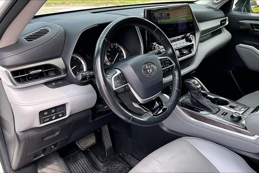 2022 Toyota Highlander Limited
