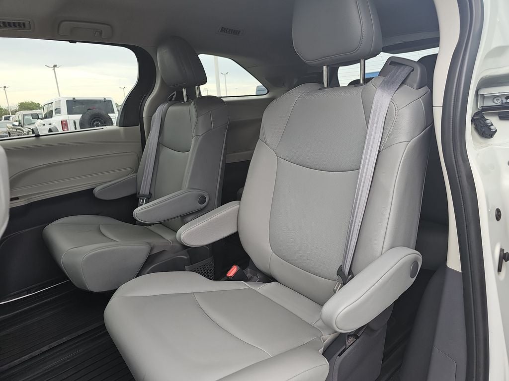 2021 Toyota Sienna XLE 7 Passenger