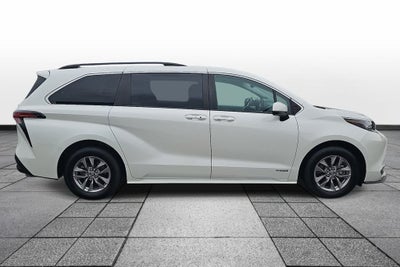 2021 Toyota Sienna XLE 7 Passenger