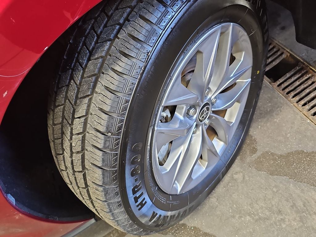 2024 Toyota Sienna LE 8 Passenger