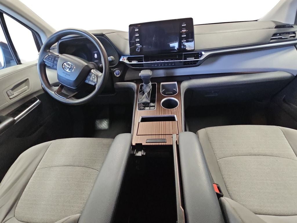 2024 Toyota Sienna LE 8 Passenger