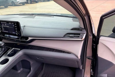 2021 Toyota Sienna Limited 7 Passenger