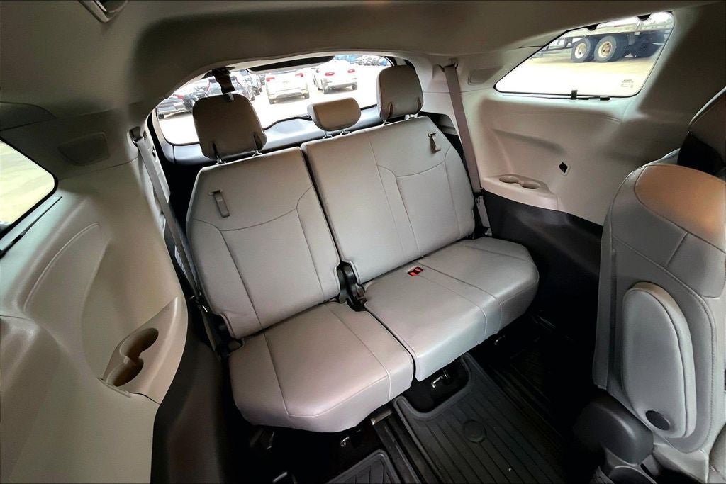 2021 Toyota Sienna Limited 7 Passenger