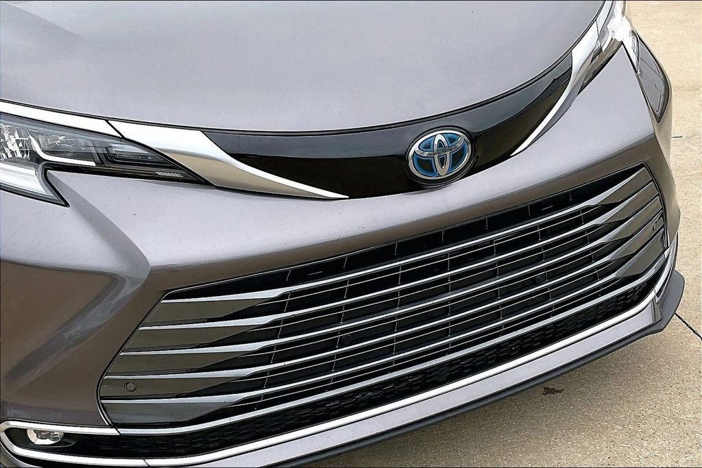 2021 Toyota Sienna Limited 7 Passenger