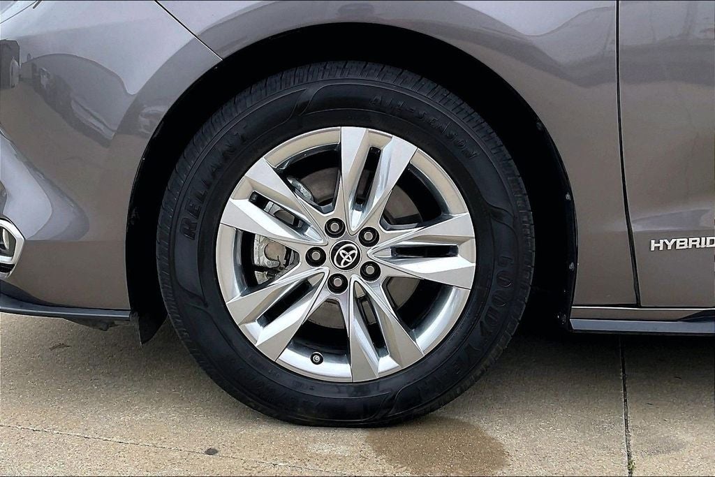 2021 Toyota Sienna Limited 7 Passenger