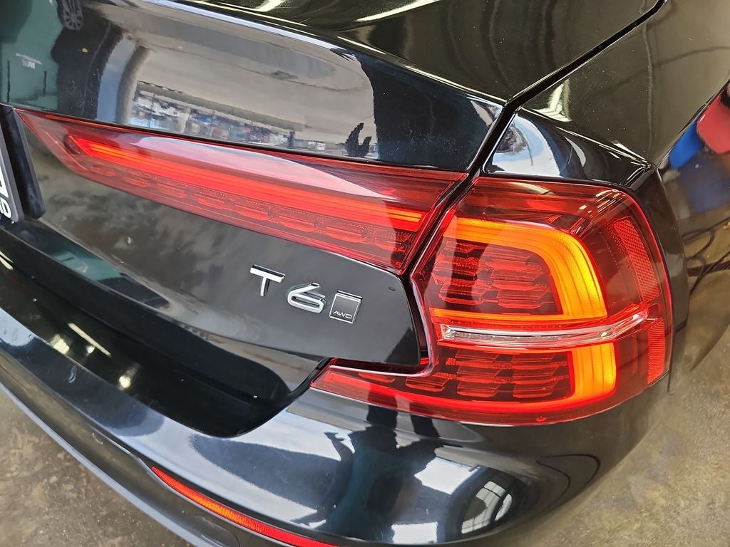 2021 Volvo S60 T6 Momentum