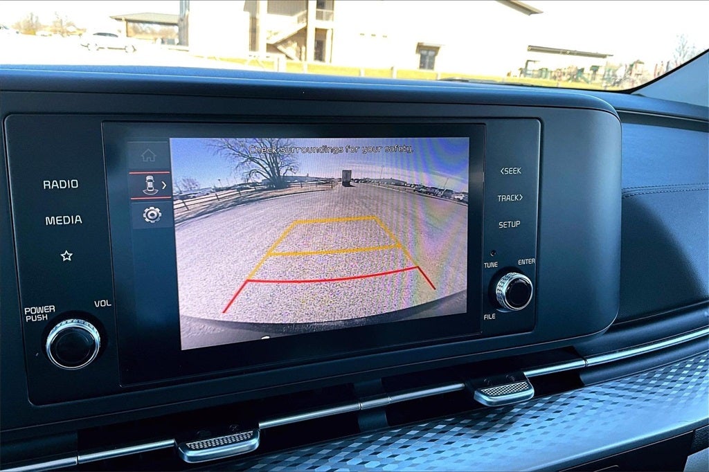 2024 Kia Carnival LX