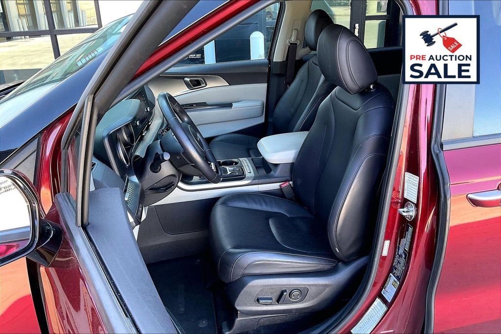 2024 Kia Carnival LX