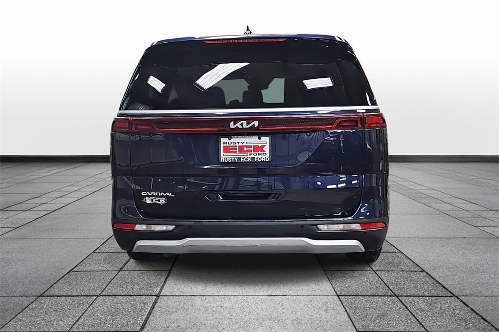2024 Kia Carnival LX