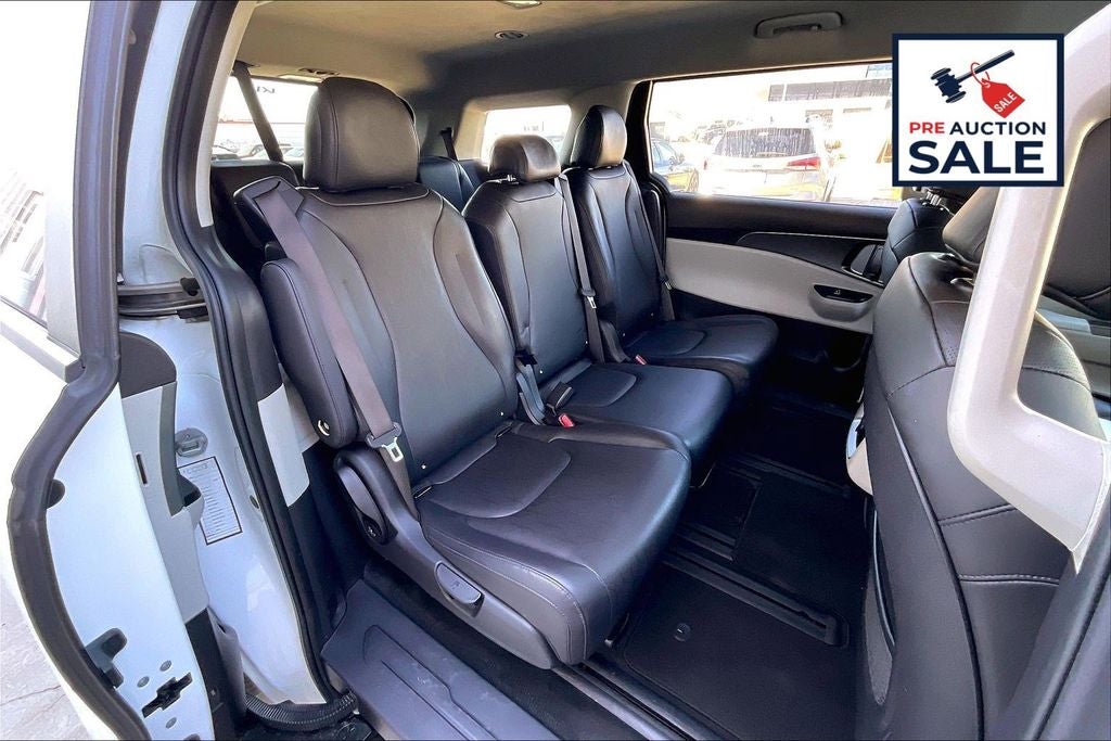 2024 Kia Carnival LX